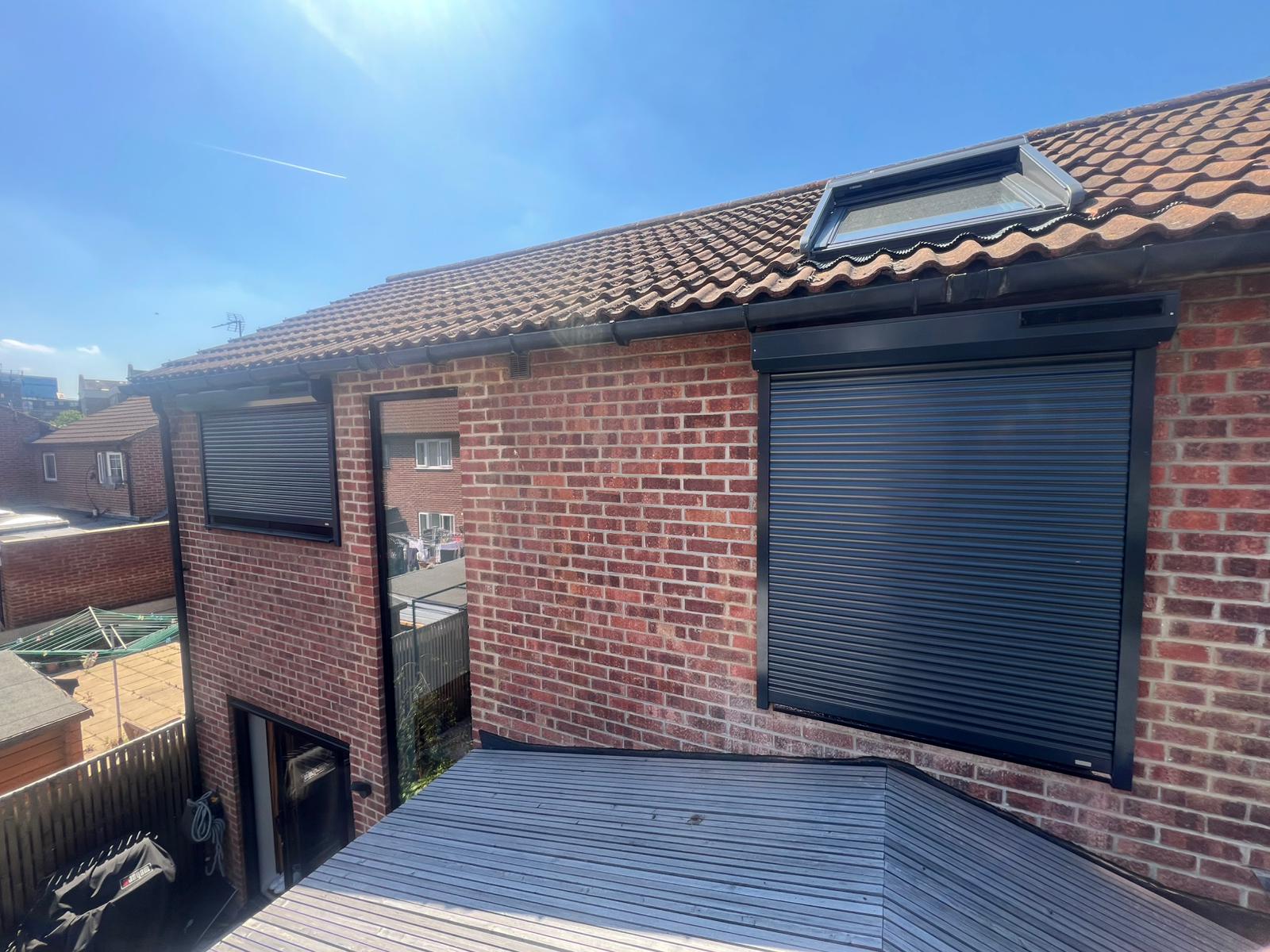 Aluminium roller shutters, solar powered